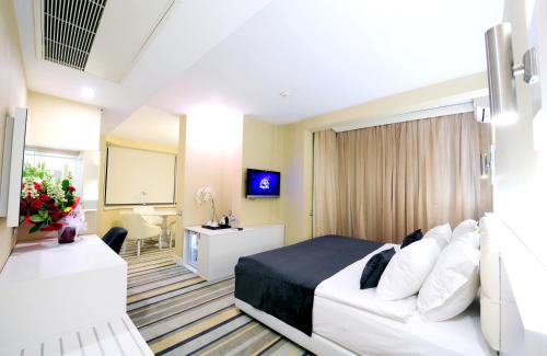 Μια τηλεόραση ή/και κέντρο ψυχαγωγίας στο Grand Nora Hotel