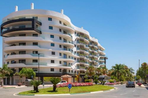 KEYWISE Family Luxury Infinity Beach & Golf