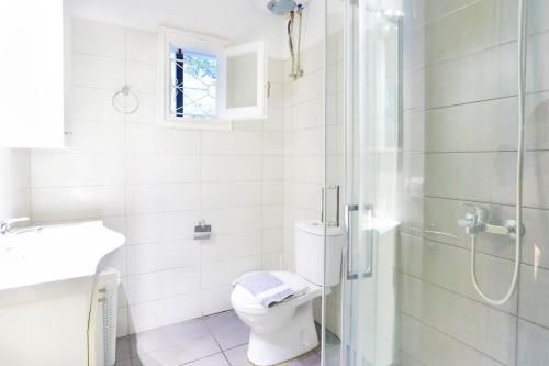 A bathroom at Villa Kiki