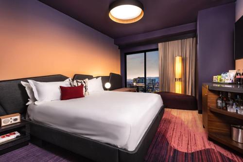 The Rally Hotel at McGregor Square Image