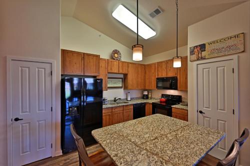 Köök või kööginurk majutusasutuses Lodge at Ten Mile & Granby Ranch