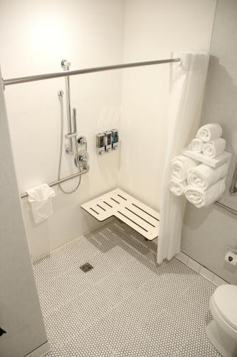 Koupelna v ubytování Hotel Rock Lititz