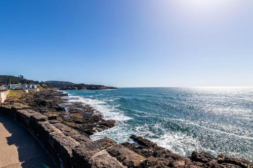 a view of the ocean from a rocky shoreline at Beauty On The Beach in Depoe Bay