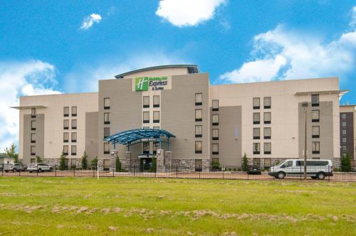 Plano de Holiday Inn Express & Suites Jackson Downtown - Coliseum, an IHG Hotel