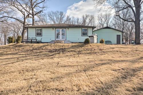 Outdoor Family Fun Large Home by Beaver Lake!