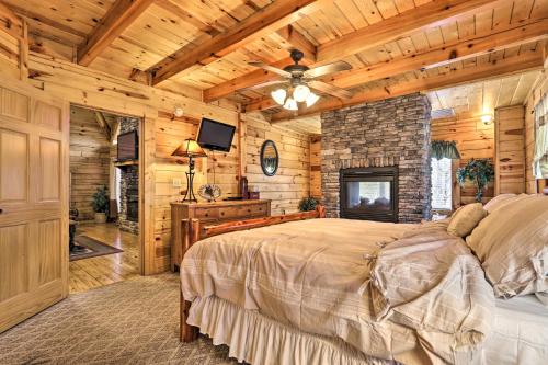 Gallery image of Pigeon Forge Cabin with Games, 1 Mi to Parkway! in Pigeon Forge