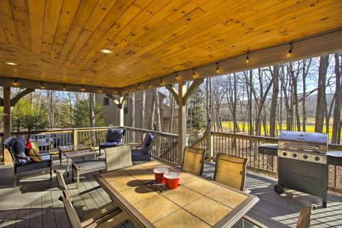 Foto dalla galleria di Spacious Wintergreen Resort Home with Hot Tub! a Mount Torry Furnace