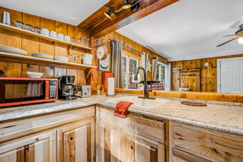Creekside Cabin – Photos 5