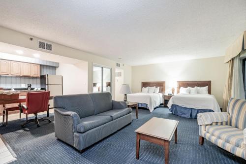 Posezení v ubytování Doral Inn & Suites Miami Airport West