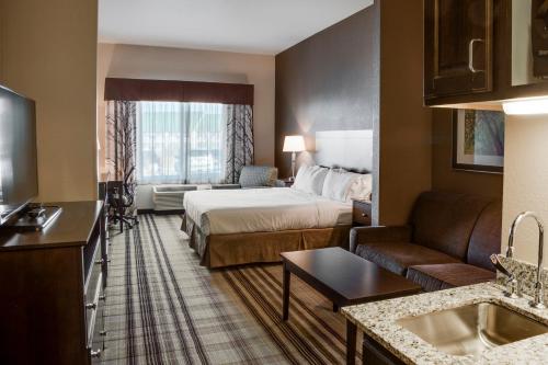 Postel nebo postele na pokoji v ubytování Holiday Inn Express & Suites Nevada by IHG