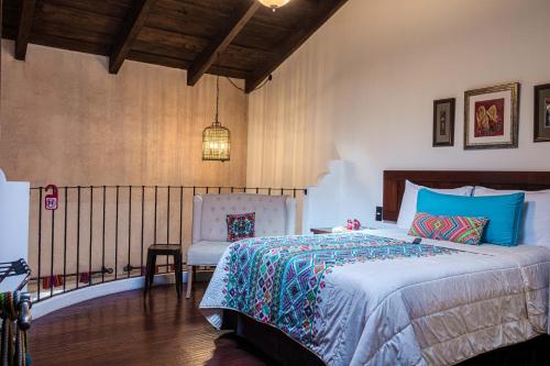 Villa 14 Santa Ines Antigua Guatemala 객실 침대