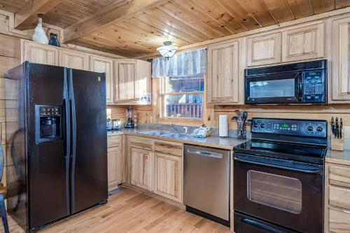 Summer Special! NERF Party, Pool, HotTub, Pet Friendly photo 27