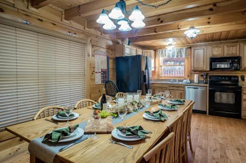 Summer Special! NERF Party, Pool, HotTub, Pet Friendly photo 25