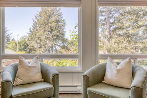 Χώρος καθιστικού στο The NeahKahNie House - Meredith Lodging