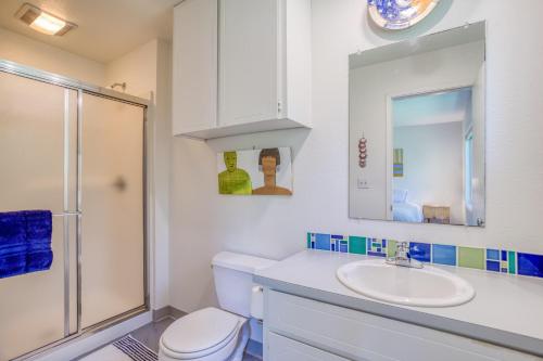 Ένα μπάνιο στο The NeahKahNie House - Meredith Lodging