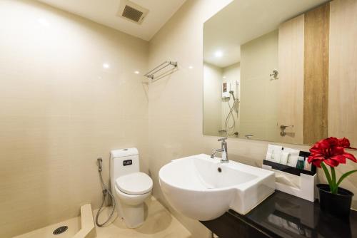 Ένα μπάνιο στο Paeva Luxury Serviced Residence SHA