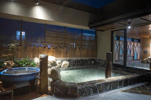 Dormy Inn Premium Nagasaki Ekimae tesisinde bir banyo