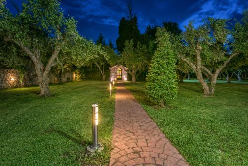 Zahrada ubytování Astarte Villas - Istar Villa with Tennis Court
