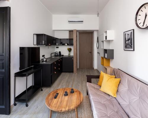 Kuchyň nebo kuchyňský kout v ubytování Designer Apartments in New Town by Prague Days