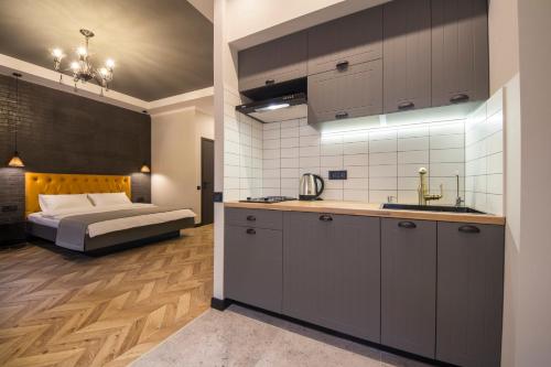 Küche/Küchenzeile in der Unterkunft DayFlat Apartments Khreschatyk