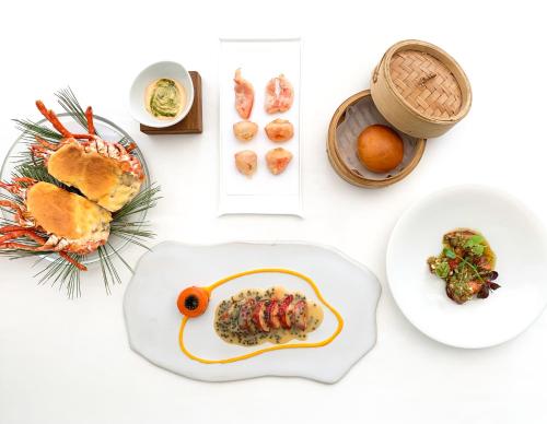 Makanan di atau berdekatan hotel