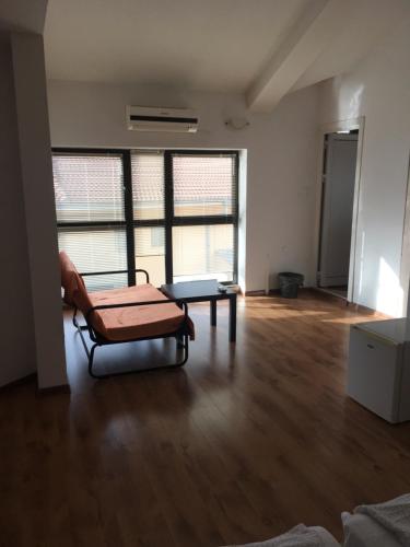 Afbeelding uit fotogalerij van The White House in Karlovo