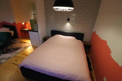 Posteľ alebo postele v izbe v ubytovaní Room Emma,between bus and train station,Netflix,speed Wi-Fi