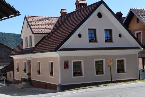 Budova, kde se prázdninový dům nachází