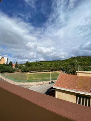 una vista desde el tejado de un edificio en Mapi’s Rooms, en Cagliari