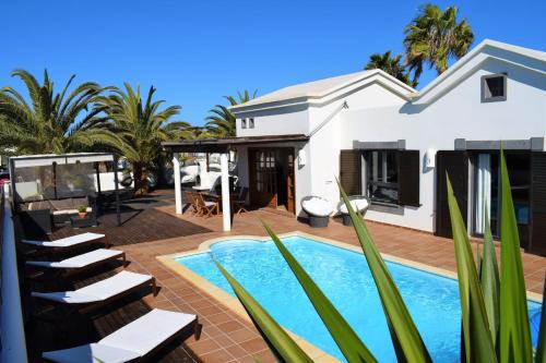 VILLA ALAI Piscina climatizada privada y pérgola chill out