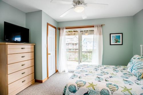 Gambar di galeri bagi An Ultimate Beach House #6-W di Waves