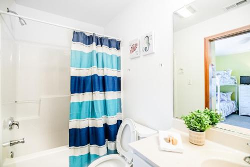 Gambar di galeri bagi An Ultimate Beach House #6-W di Waves