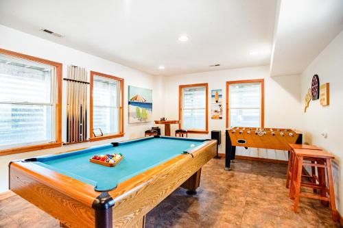 Gambar di galeri bagi An Ultimate Beach House #6-W di Waves