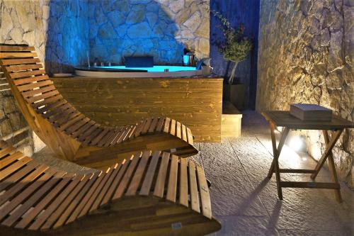 Fotografie z fotogalerie ubytování SPA ROOM SICILIA - Intera casa con spa privata Jacuzzi Sauna Bagno di Vapore ad uso illimitato v destinaci Rosolini