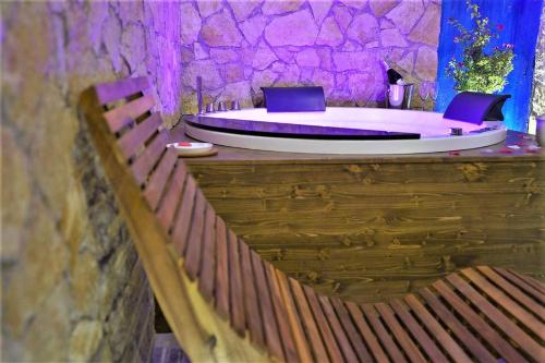 Fotografie z fotogalerie ubytování SPA ROOM SICILIA - Intera casa con spa privata Jacuzzi Sauna Bagno di Vapore ad uso illimitato v destinaci Rosolini