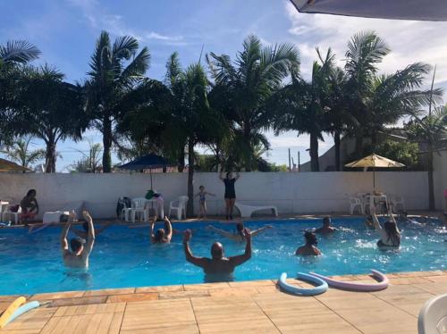 Bazén v ubytování Rondinha Hotel nebo v jeho okolí