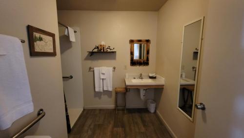 A bathroom at Sequoia Lodge