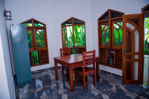 Φωτογραφία από το άλμπουμ του Double Lake View Tissa & Safari σε Tissamaharama
