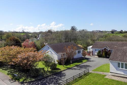 3 Bedroom Bungalow Moelfre- Private Garden Parking