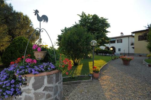 Κήπος έξω από το Agriturismo Bellosguardo