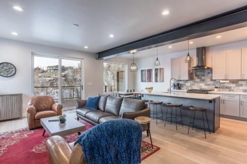 Dapur atau dapur kecil di 845 Mill Run Court home