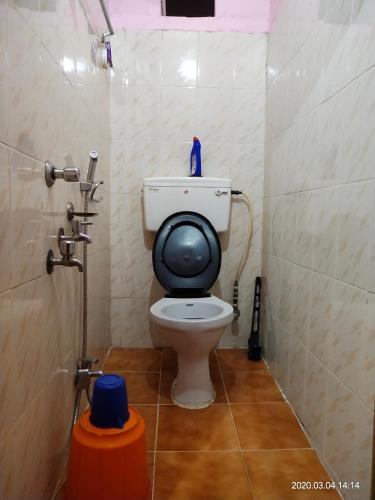 Un baño de AMINA LODGE
