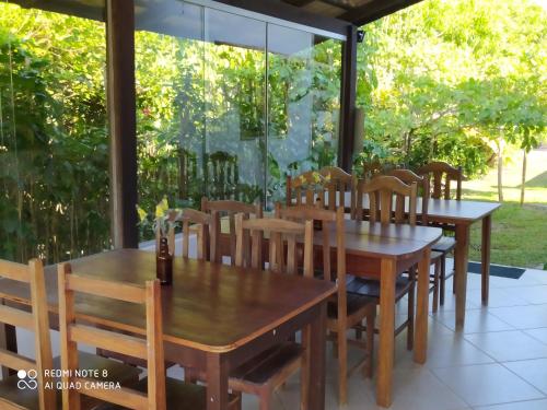 Taman di luar Pousada Dolce Mare