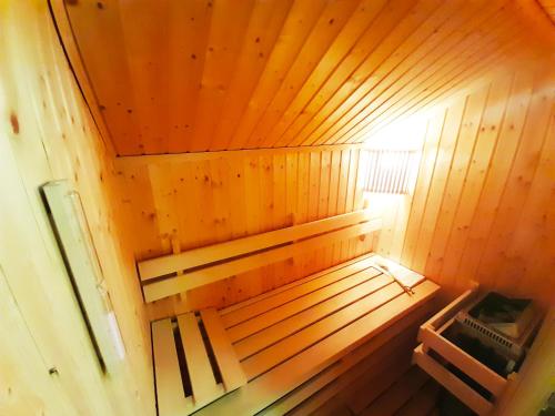an overhead view of a wooden sauna at Mátra Wellness Vendégház in Parádsasvár