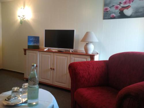 Hotel Möven-Kiekerにあるテレビまたはエンターテインメントセンター