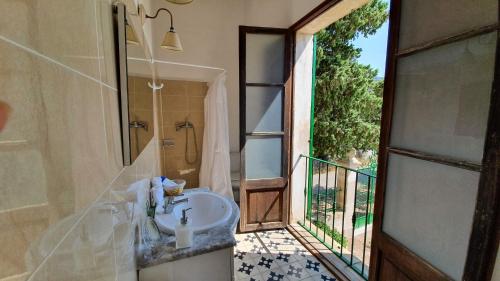 A bathroom at Casa Castellitx Mallorca