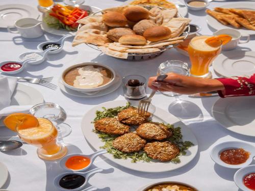 Сніданок для гостей Novotel Marsa Alam Beach Resort