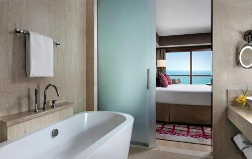  Fairmont Ajman -  Room  picture :   Tea/Coffee maker    Minibar    Shower                           