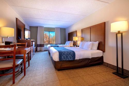 Cama o camas de una habitación en Comfort Inn Near Quantico Main Gate North