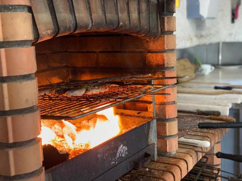 Kemudahan BBQ tersedia untuk tetamu di penginapan & sarapan